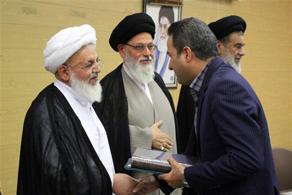 تجلیل از روابط عمومی گروه تعاونی پیشگامان به عنوان روابط عمومی برتر استان یزد