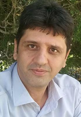 منهای دو)، نمایشنامه ای که بر خلاف اغلب کارهای نمایشی