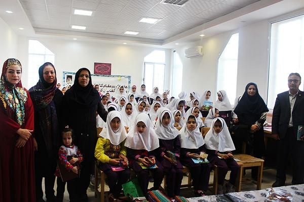 کتابخانه «علامه جعفری» یزد میزبان دانش‌آموزان مدرسه مهدیه حسن‌آباد