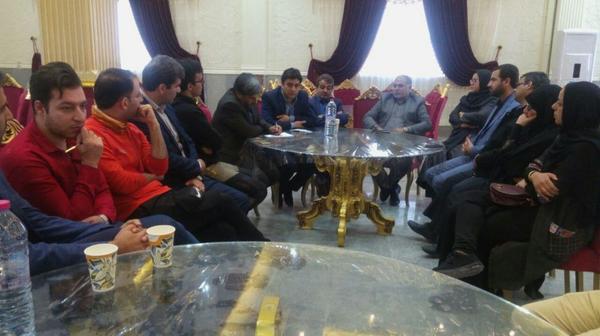 نشست هم اندیشی فعالین گردشگری مهریز با مدیر کل میراث فرهنگی یزد