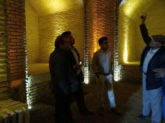 بازدید معاون صنایع دستی یزد از بناهای تاریخی و کارگاه های صنایع دستی شهرستان میبد در آستانه سال نو