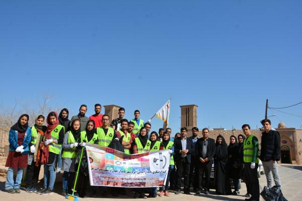 براي استقبال از مهمانان نوروزي؛ بافت تاريخي يزد نظافت و پاكسازي شد