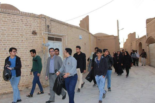 در آستانه سال نو، بافت و بناهای تاریخی شهرستان اردکان نظافت و پاکسازی شد