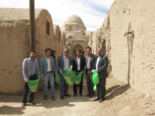 در آستانه سال نو، بناهای تاریخی و گردشگری شهرستان خاتم نظافت و پاکسازی شد