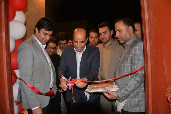 سفره خانه سنتی ننه بی بی با حضور دبیر ستاد خدمات سفر استان یزد در اردکان افتتاح شد 