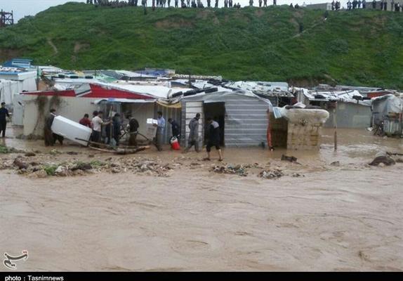 زلزله زدگان گرفتار سیل شدند + تصاویر