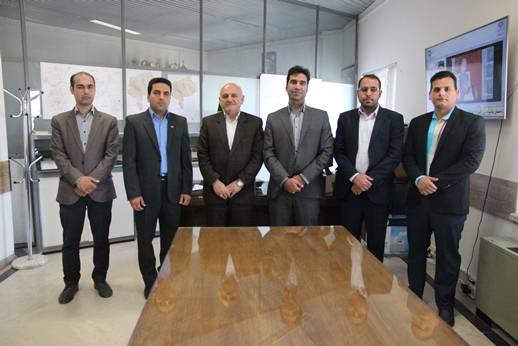 نشست مدیرعامل شرکت برق منطقه‌ای یزد با کارکنان روابط عمومی در هفته ارتباطات / الگوگیری دستاوردهای فنی مهندسی برق منطقه‌ای یزد با انعکاس صحیح اخبار