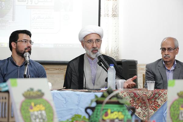 نقد و رونمایی از دو اثر داستانی «مظفر سالاری» در یزد