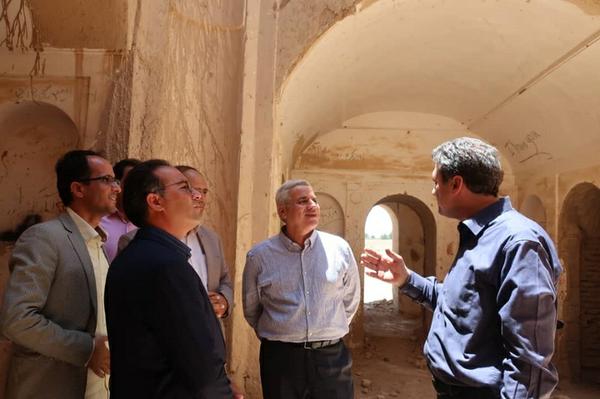 بيش از ٥٠٠ هتل در سطح كشور در حال ساخت است/ پرداخت تسهيلات ٤تا ٦ درصدي براي اشتغال روستايي