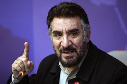 کارگردان يوسف پيامبر با تاکيد بر سفارشي نبودن اين مجموعه : باکي از تبليغ براي احمدي نژاد نداريم 