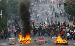درگیری های خیابانی در تهران:10 کشته - 100 مجروح
