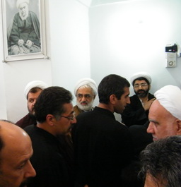 گزارش تصویری : ایام فاطمیه ومراسمی از ده ها مراسم عرض ارادت یزدی ها به اهل بیت (ع) -بیت سومین شهید محراب آیت الله صدوقی