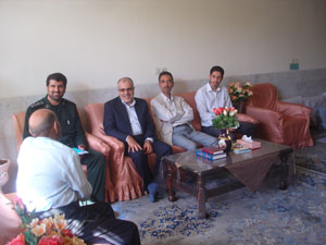 مديرعامل شركت مخابرات يزد با خانواده شهدا ديدار كرد