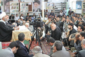 نشست پرسش و پاسخ مردم و مسئولین با حضور نماینده مردم بهاباد در مجلس