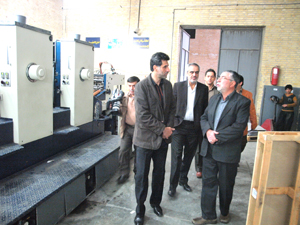 بازدیدمدیرکل ارشاد یزد از چاپخانه ستاره ایساتیس