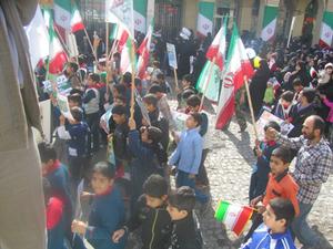حضورجوانان، نوجوانان و کودکان بافقی در راهپیمایی ۲۲ بهمن