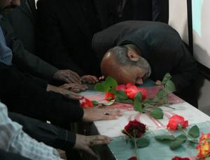 استاندار یزد:پیامکی که یکی از سایت ها در مورد شهیدان گمنام  یزد ارسال کرده دروغ است