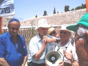 گرشون سالومون:جنگ های آخرالزمانی عليه اسرائيل به پشت درب رسيده است.               