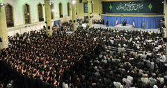 آیت الله خامنه ای :ضرورتی ندارد سپاه در عرصه سیاسی فعالیت کند