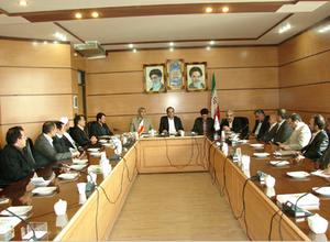 جلسه تودیع و معارفه مدیر امور اداری  و آموزش دانشگاه آزاد اسلامی واحد یزد برگزار شد