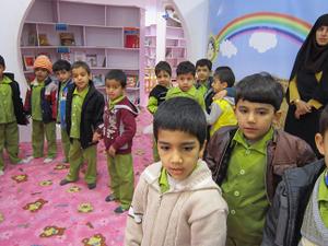 بازدید نونهالان پیش دبستانی بشری میبد از کتابخانه مرکزی میبد