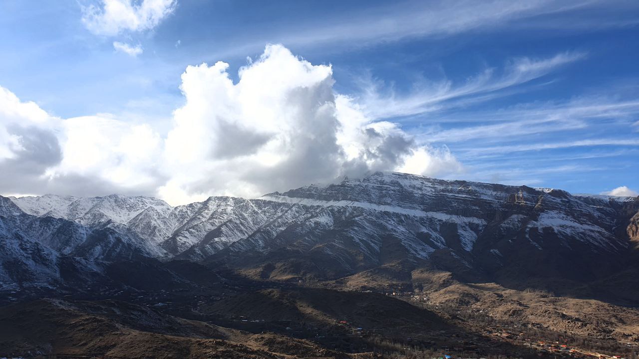 احتمال ریزش 10 الی 30 سانتیمتر برف در قله شیرکوه یزد طی 48 ساعت آینده !