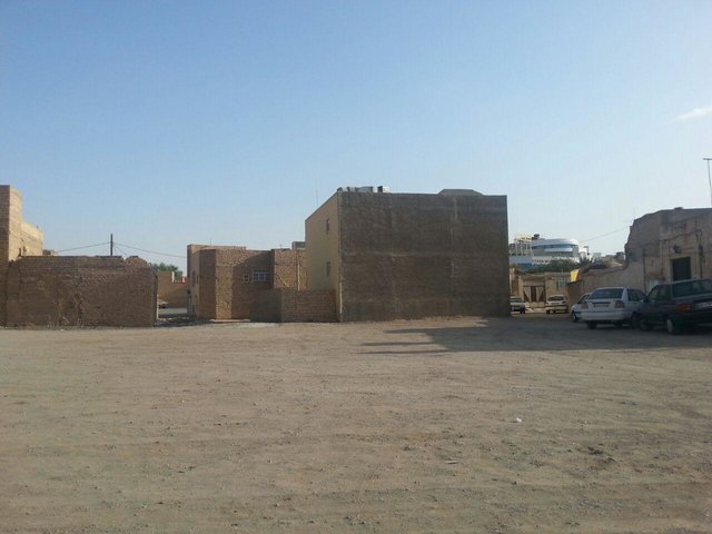 مجتمع تجاری فرهنگی خدماتی پارکینگ میدان شهید  بهشتی (مجاهدین یزد) و تخلف محرز مسكن وشهرداري مجريان قانون ساخت و ساز