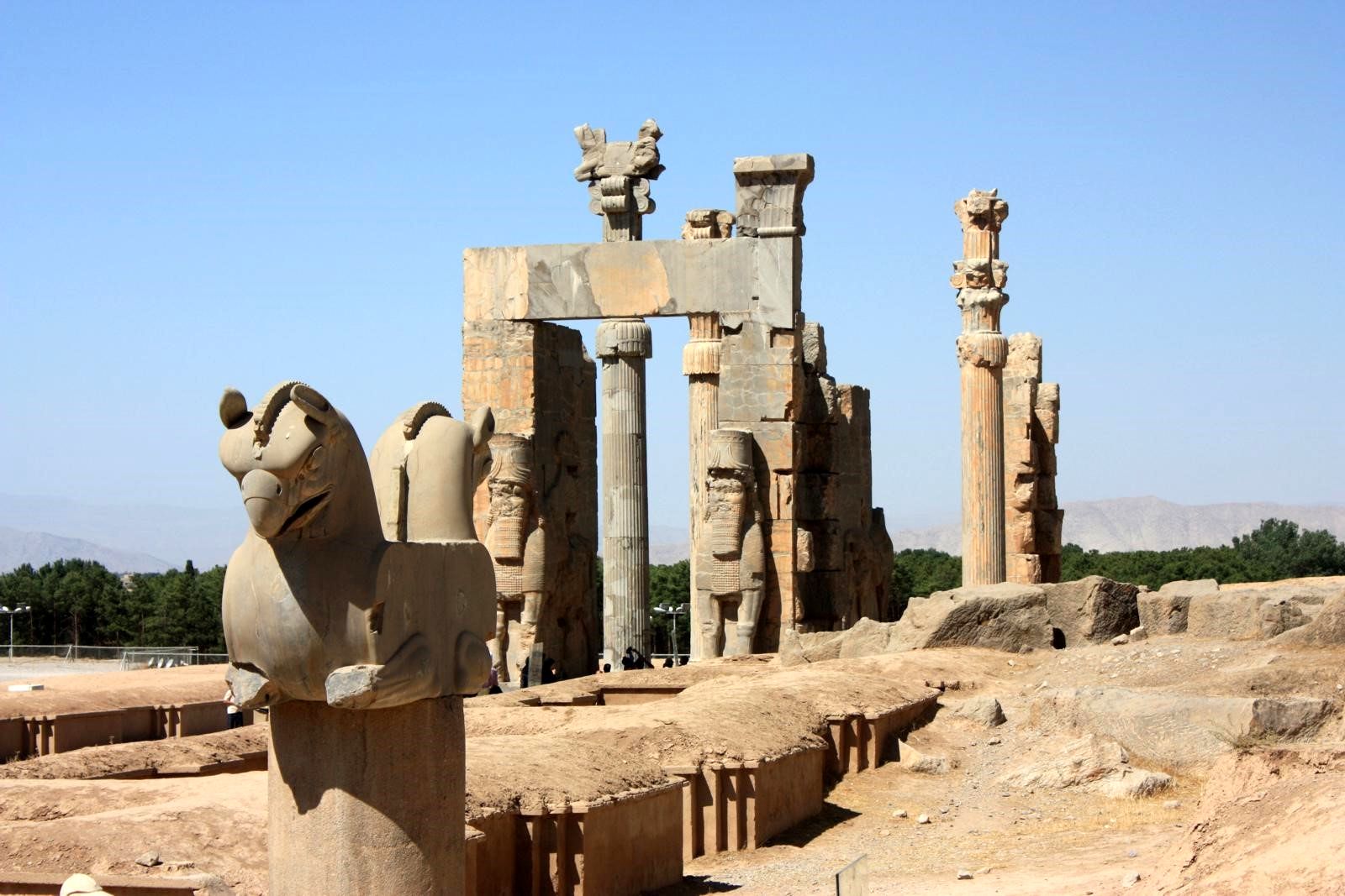 فیلم| نمایشی از بخشی از مهندسی ایرانیان عهد باستان در معماری تخت جمشید